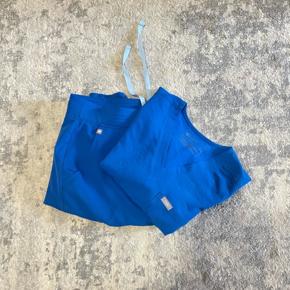 Figs  scrubs Royal Blue Set (M/MT)